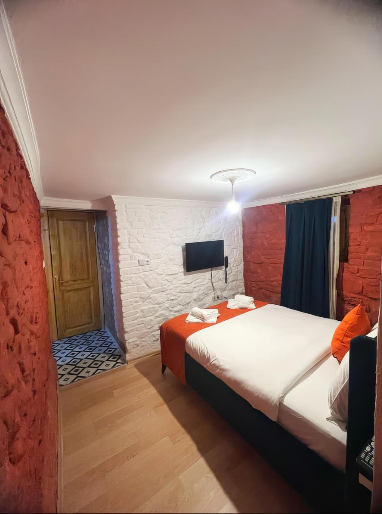 White Bolshoi Rooms Стамбул Экстерьер фото